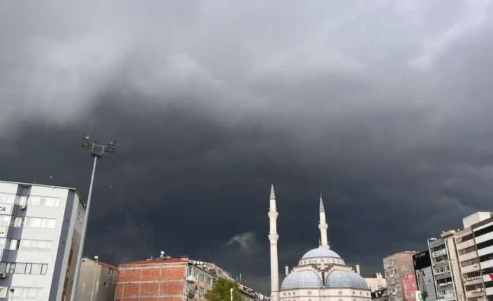 İstanbul’da dolu yağışı etkili oldu