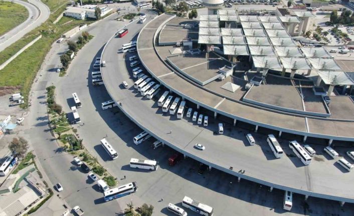 İzmir Otogarı bu bayram öncesi sakin