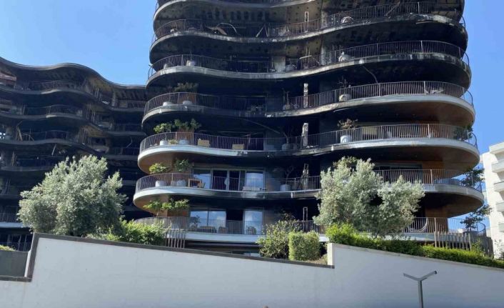 İzmir’de küle dönen 8 katlı sitede hasar tespit çalışmaları başlıyor