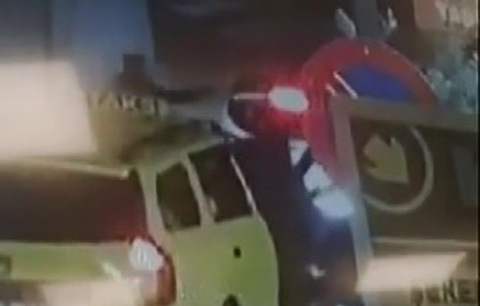 İzmir’deki korkunç cinayet anı kamerada