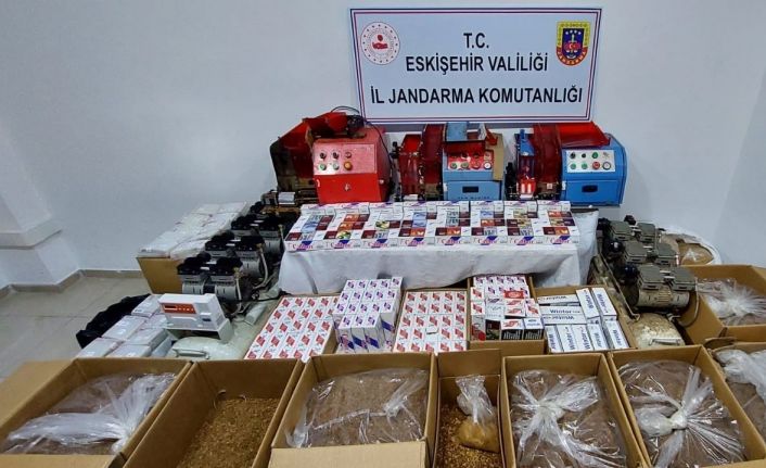 Kaçak sigara satan 2 şüpheli yakalandı