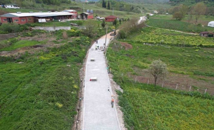 Karamürsel’in köylerine parke yol yapılıyor
