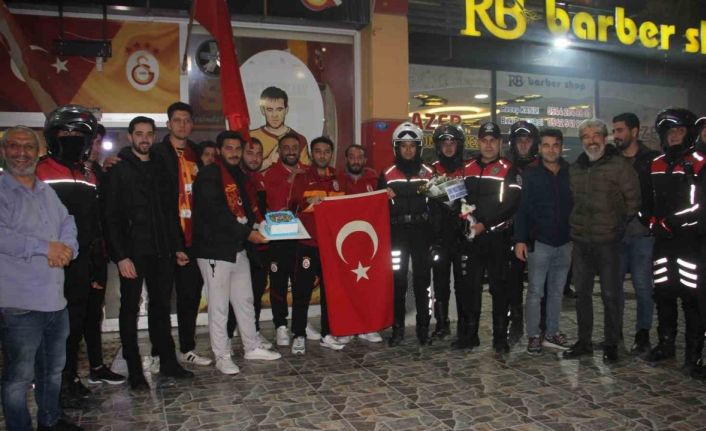 Kilis’te kavga ihbarına giden polislere sürpriz kutlama