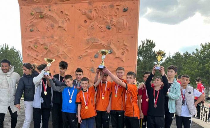 Köprüören Tek Termik Ortaokulu “Spor Tırmanışı" dalında 5 kupa, 20 madalya kazandı