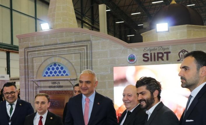 Kültür ve Turizm Bakanı Mehmet Nuri Ersoy Siirt standında incelemelerde bulundu