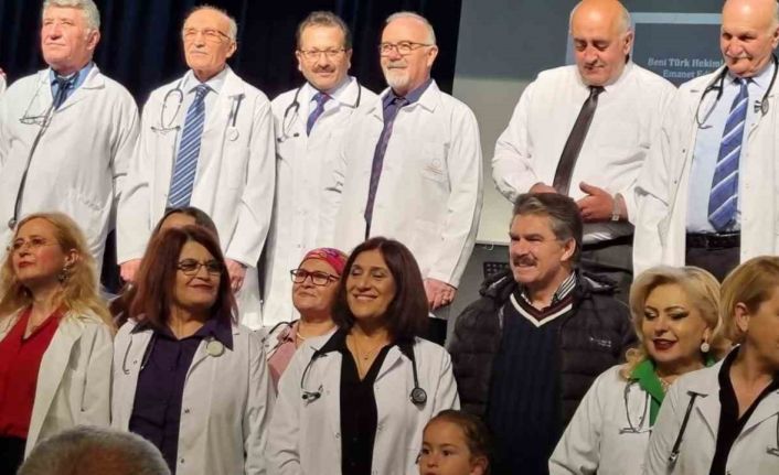 Kurtuluş Türk Halk Müziği Korosu’nun ‘doktor-hekim-tabip’ türküleri konseri yoğun ilgi gördü