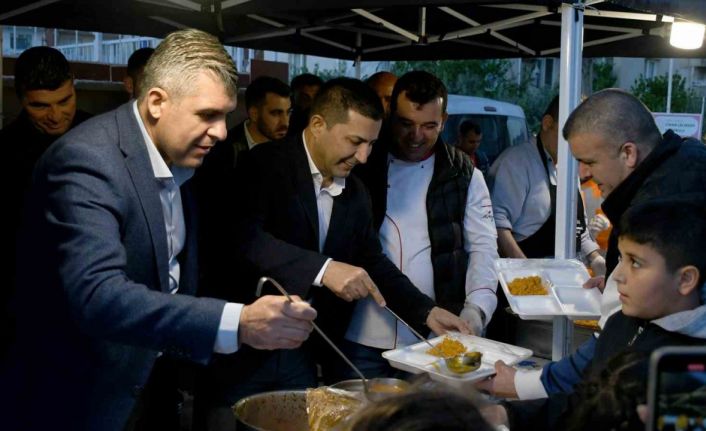 Kuşadalılar Başkan Günel ile iftarda buluştu