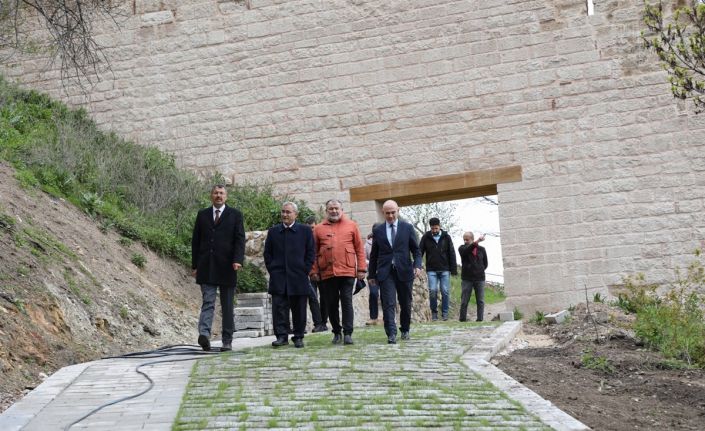 Kütahya Kalesi ve Ulu Cami Arkası Kültür Yolu Projesi’nde sona yaklaşıldı