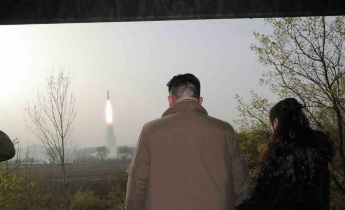 Kuzey Kore ilk kez katı yakıtlı kıtalararası balistik füze denediğini açıkladı