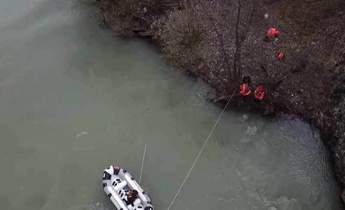 Munzur Çayı’na düşen kayıp 3 genci arama çalışmaları 4’üncü günde de sürüyor