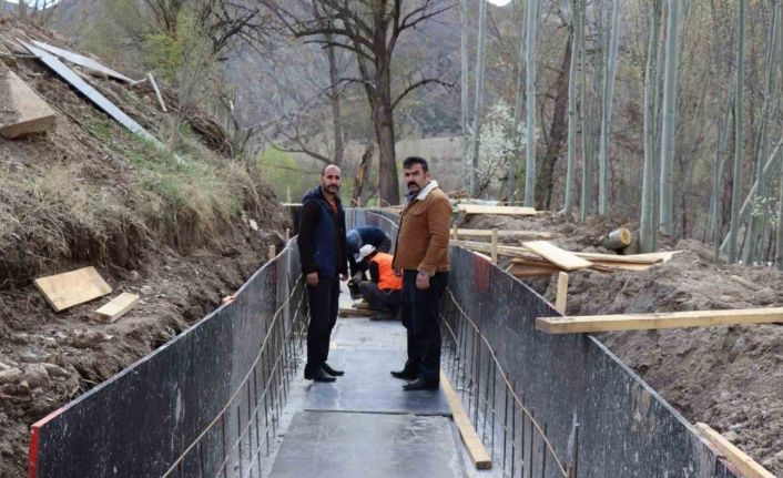 Oltu ilçe merkezindeki Elmalı sulama arkı yeniden hizmete açılacak