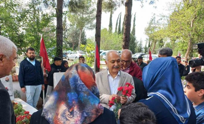 Osmaniye’de bayram öncesi şehitlik ziyareti