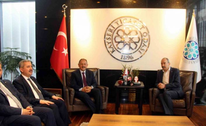 Özhaseki: "Kayseri listesi olarak milletin önüne başım dik çıkıyoruz"