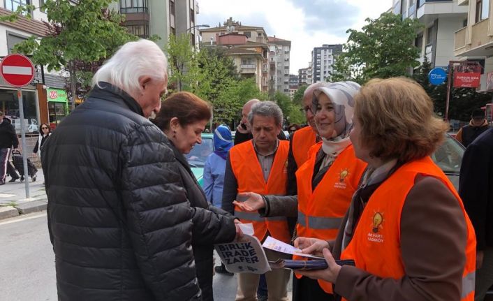 Pazar esnafından Cumhurbaşkanı Erdoğan’a destek: “Biz eniştemizi seviyoruz, her zaman arkasındayız”