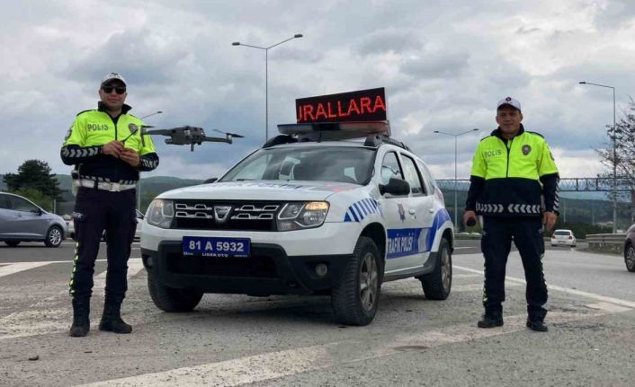 Polis hem havadan hem karadan denetliyor