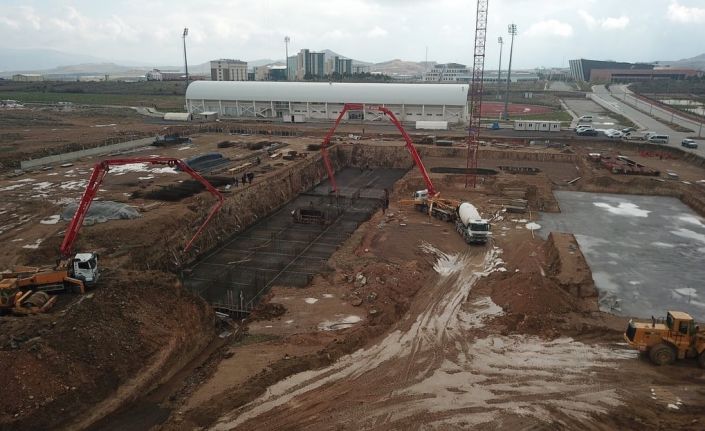 Rektör Aktekin: "Birkaç ay içerisinde ağız ve diş sağlığı alanında hizmet vermeye başlayacağız"