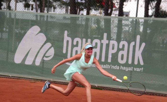 Rus kadın tenisçi kortta kadınların ardından erkeklerin de korkulu rüyası oldu