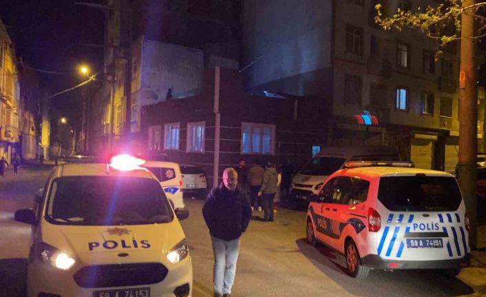 Silah sesleri polisi harekete geçirdi, çatı katından cephanelik çıktı: 11 gözaltı