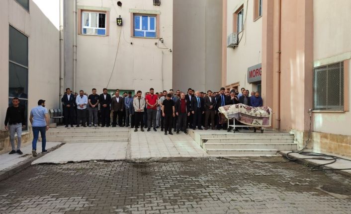 Silopi’de hayatını kaybeden okul müdürü, öğrencileri ve sevenleri tarafından memleketine uğurlandı