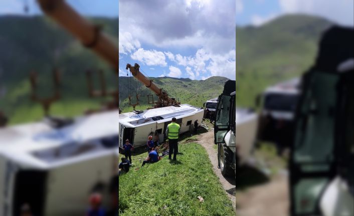 Şırnak’ta askeri personel taşıyan otobüs devrildi: 2 şehit ve yaralılar var