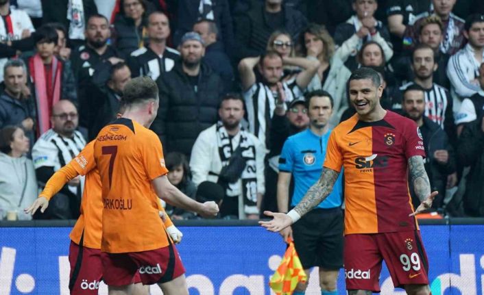 Spor Toto Süper Lig: Beşiktaş: 1 - Galatasaray: 1 (İlk yarı)