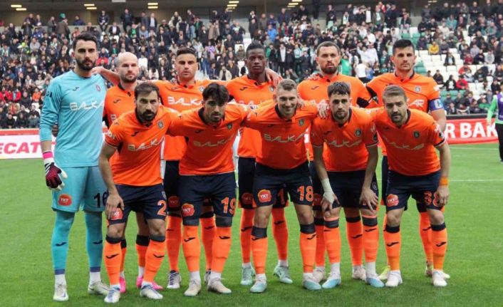 Spor Toto Süper Lig: Giresunspor: 0 - Başakşehir: 4 (İlk yarı)