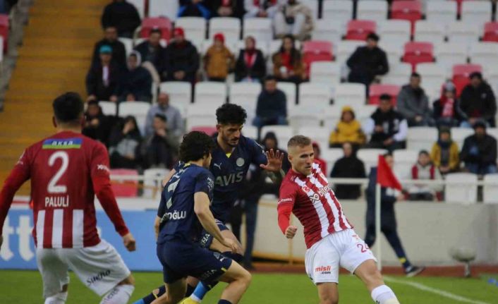 Spor Toto Süper Lig: Sivasspor: 0 - Fenerbahçe: 0 (Maç devam ediyor)