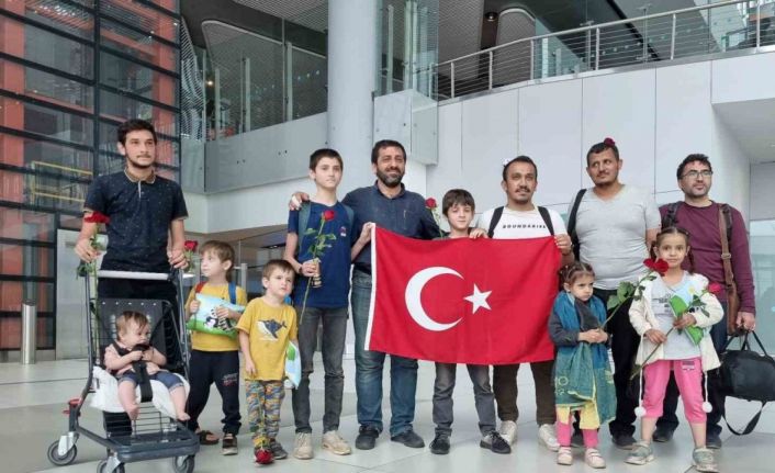 Sudan’daki Türk vatandaşların tahliyesi devam ediyor: Üçüncü kafile İstanbul’a getirildi