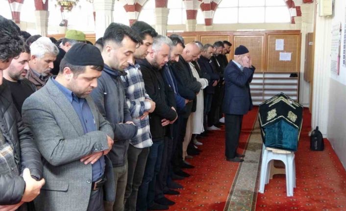 Sultanbeyli’de inşaat alanındaki su birikintisine düşen 4 yaşındaki Adem toprağa verildi