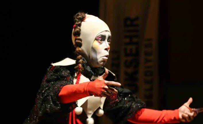 Tek Kişilik Tiyatro Oyunları Festivali Denizli’de başladı