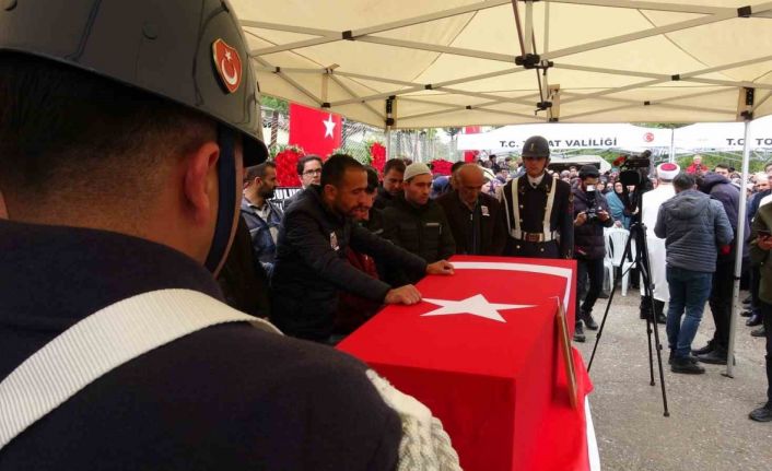 Tokat şehidini son yolculuğuna uğurladı