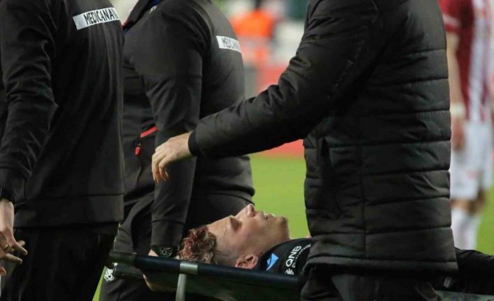 Trabzonspor’da Larsen sedyeyle oyundan çıktı