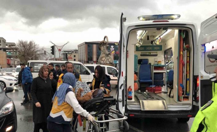Trafikte tartıştığı kadın sürücüyü darp eden kişi vatandaşlar tarafından linç edilmek istendi