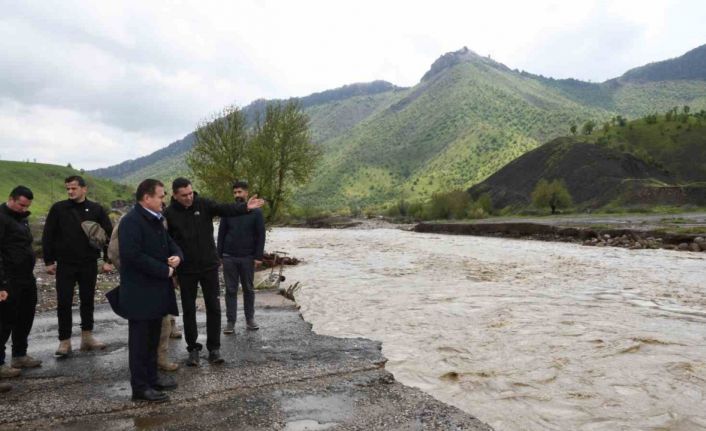 Vali Akbıyık sel bölgesinde