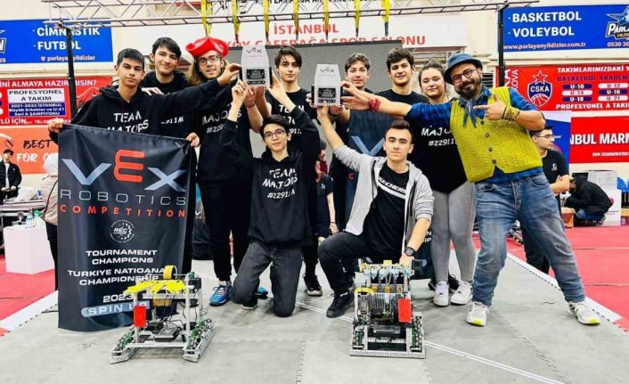 VEX Robotics Competition Türkiye birincisi MBA Okulları Team Majors ekibi oldu