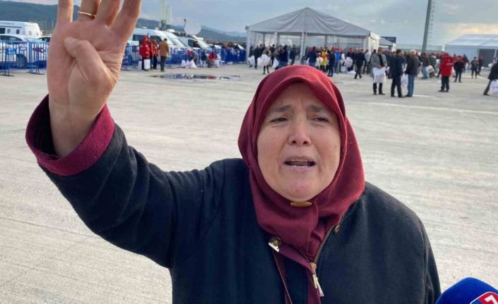 Yaşlı kadının Erdoğan sevgisi renkli görüntülere sahne oldu