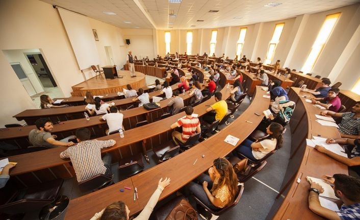 YÖK: "2022-2023 eğitim öğretim yılı verilerine göre yüksek öğretim kurumlarında 6 milyon 950 bin 142 öğrenci, 184 bin 566 öğretim elemanı bulunuyor"