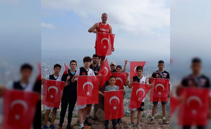 15. Geleneksel 29 Mayıs Ali Dağı Zirve Tırmanışı tamamlandı