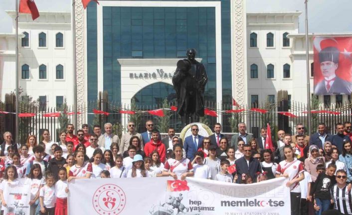 19 Mayıs kutlamaları çelenk sunma töreni ile başladı