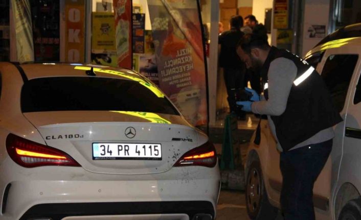 1 milyon 200 bin TL’ye aldığı lüks otomobil aynı gün hasımları tarafından kurşunlandı