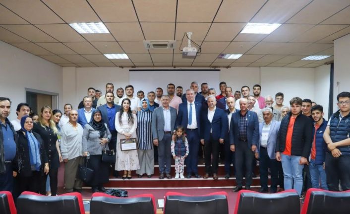 27 Mayıs darbesinin 63. yılında ünlü tarihçi Prof. Dr. Akkoyun’un anlattıkları dinleyenleri duygulandırdı