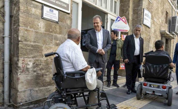 73 yaşında, akülü araçla hayatı kolaylaştı