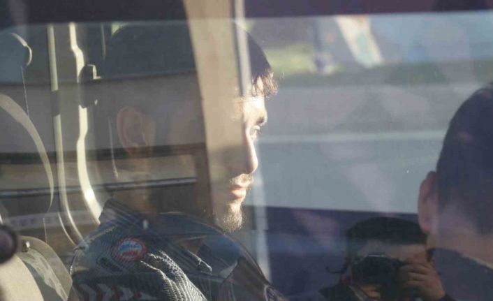 Adana’da Ak Parti Seçim bürosunda bulunan görevli uğradığı bıçaklı saldırıda yaralandı