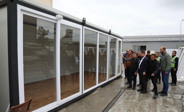 AFAD Başkan yardımcı Sezer konteynır üretimini inceledi
