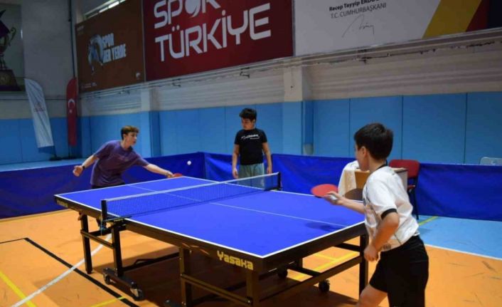 Afyonkarahisar Gençler Ferdi Masa Tenisi müsabakaları tamamlandı