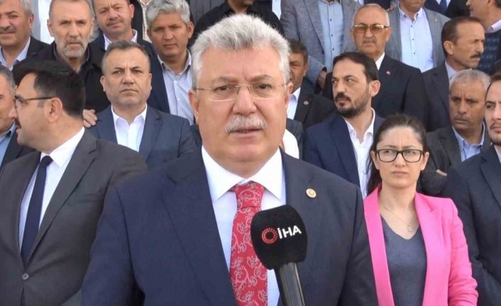 AK Parti Grup Başkan Vekili Akbaşoğlu’ndan İmamoğlu’na tepki: “Bütün pazarcı esnafından özür dilemeye davet ediyorum”