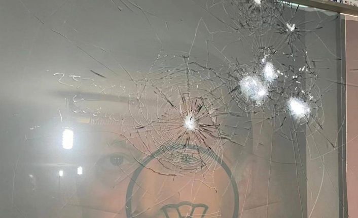 AK Parti İlçe Teşkilatı binasına saldırı