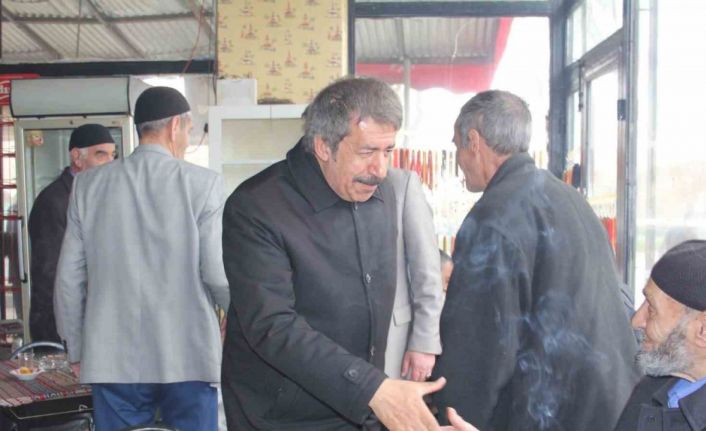 AK Parti Milletvekili adayları kapı kapı dolaşıyor, vatandaştan istikrar için destek istiyor