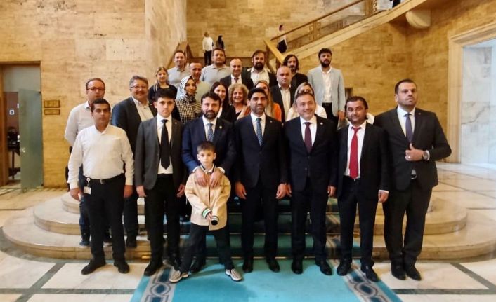 AK Partili milletvekilleri TBMM’ye kayıtlarını yaptırdı