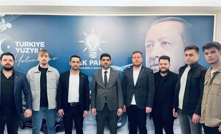 AK Parti’ye katılımlar sürüyor